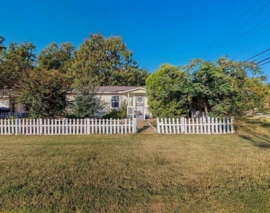 700 Broadway Avenue - Photo Thumbnail 30