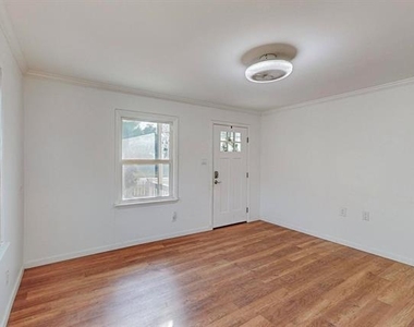 700 Broadway Avenue - Photo Thumbnail 3