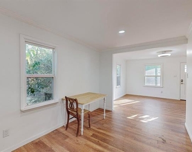700 Broadway Avenue - Photo Thumbnail 11