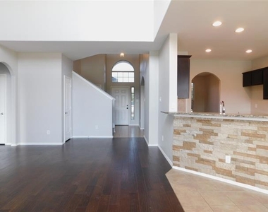14904 Riverside Drive - Photo Thumbnail 5