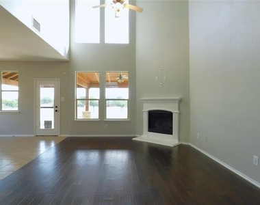 14904 Riverside Drive - Photo Thumbnail 6