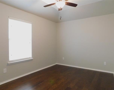 14904 Riverside Drive - Photo Thumbnail 20