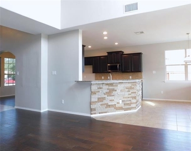 14904 Riverside Drive - Photo Thumbnail 7