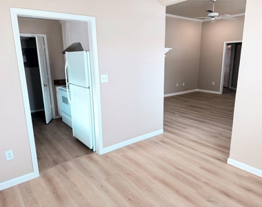 453 Strata Drive - Photo Thumbnail 9