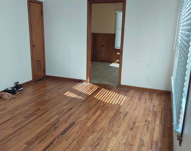 307 N Playdium Drive - Photo Thumbnail 3