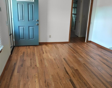 307 N Playdium Drive - Photo Thumbnail 2