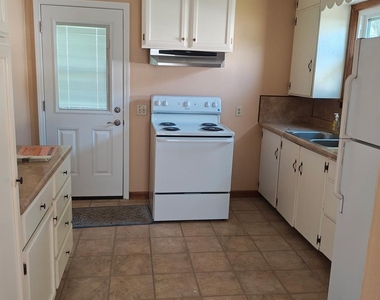 307 N Playdium Drive - Photo Thumbnail 5
