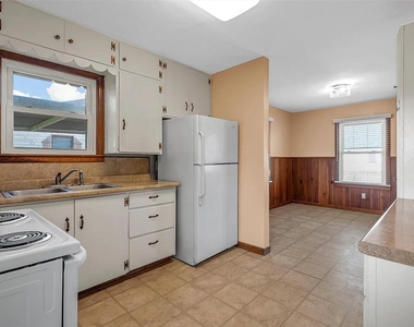 307 N Playdium Drive - Photo Thumbnail 6
