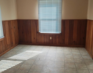307 N Playdium Drive - Photo Thumbnail 4