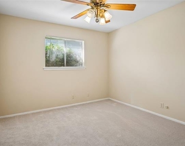 1903 N Floyd Road - Photo Thumbnail 9