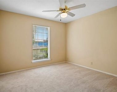 1903 N Floyd Road - Photo Thumbnail 8