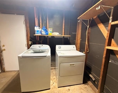 825 Bryan Drive - Photo Thumbnail 11