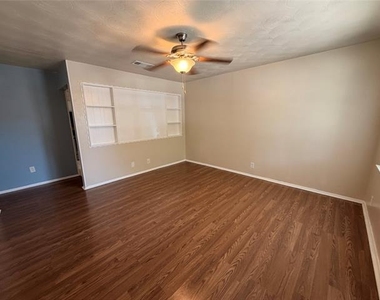 825 Bryan Drive - Photo Thumbnail 1