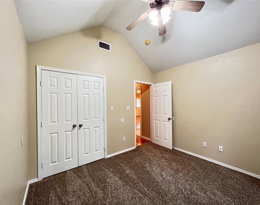788 Robin Court - Photo Thumbnail 15