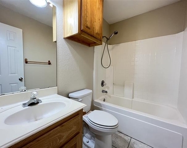 788 Robin Court - Photo Thumbnail 13