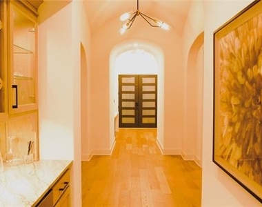 4410 Mueller Lane - Photo Thumbnail 10