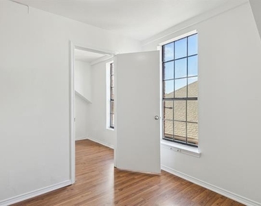 4111 Herschel Avenue - Photo Thumbnail 25