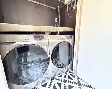 4111 Herschel Avenue - Photo Thumbnail 18