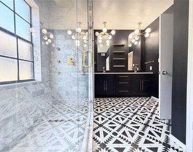 4111 Herschel Avenue - Photo Thumbnail 11