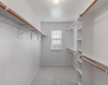 141 Shumard Drive - Photo Thumbnail 27