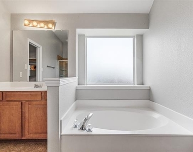 141 Shumard Drive - Photo Thumbnail 25