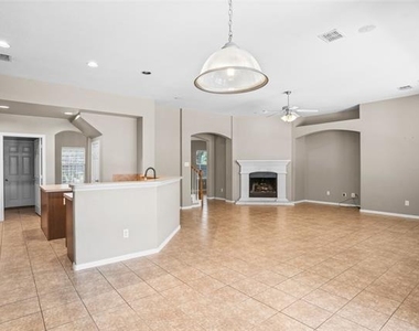 141 Shumard Drive - Photo Thumbnail 10