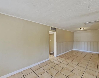 2747 N Greenfield Road - Photo Thumbnail 1