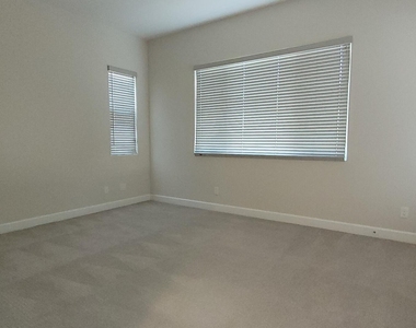 3065 Tapaderos Drive - Photo Thumbnail 17
