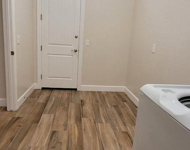 3065 Tapaderos Drive - Photo Thumbnail 23