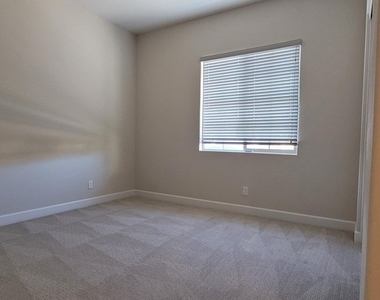3065 Tapaderos Drive - Photo Thumbnail 19