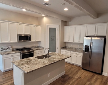 3065 Tapaderos Drive - Photo Thumbnail 6