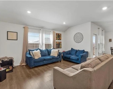 1304 Lowhill Drive - Photo Thumbnail 5