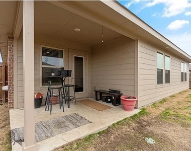 1304 Lowhill Drive - Photo Thumbnail 21