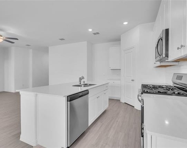 1309 Lazy Grove Drive - Photo Thumbnail 8