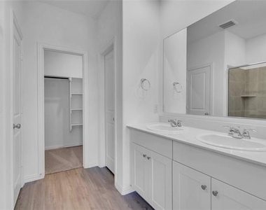1309 Lazy Grove Drive - Photo Thumbnail 17