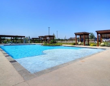 2536 Peoria Drive - Photo Thumbnail 33