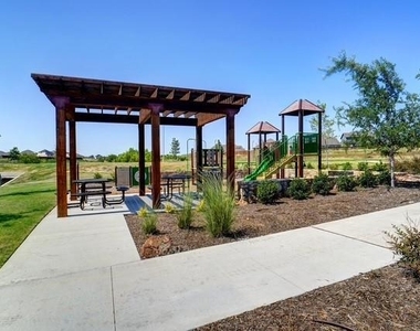 2536 Peoria Drive - Photo Thumbnail 35