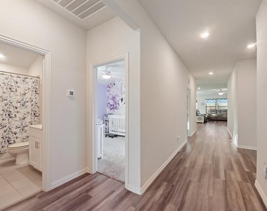 2536 Peoria Drive - Photo Thumbnail 6