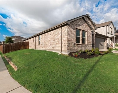2536 Peoria Drive - Photo Thumbnail 2