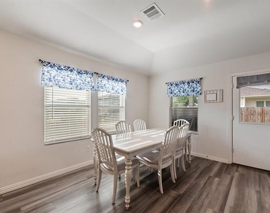2536 Peoria Drive - Photo Thumbnail 12