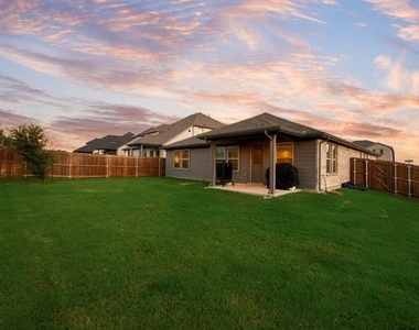 2536 Peoria Drive - Photo Thumbnail 32