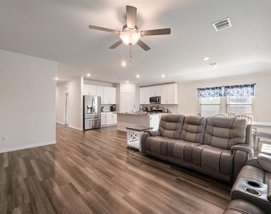 2536 Peoria Drive - Photo Thumbnail 9