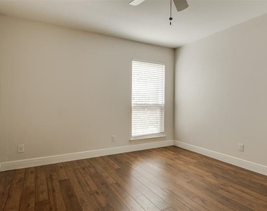 3907 Gilbert Avenue - Photo Thumbnail 2