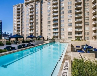 3225 Turtle Creek Boulevard - Photo Thumbnail 13