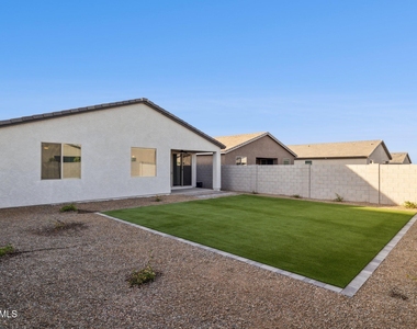2370 E Wagon Wheel Lane - Photo Thumbnail 22