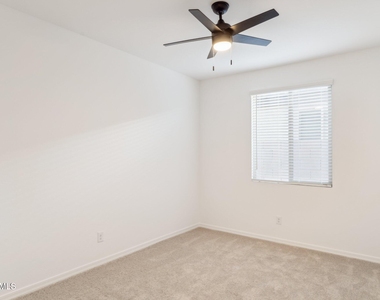 2370 E Wagon Wheel Lane - Photo Thumbnail 28