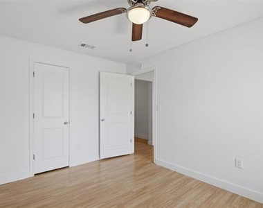 406 E Grayson Street - Photo Thumbnail 6