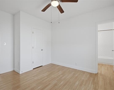 406 E Grayson Street - Photo Thumbnail 13