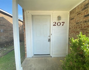 207 Country Bend Drive - Photo Thumbnail 1