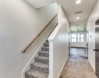 116 Dealva Court - Photo Thumbnail 3